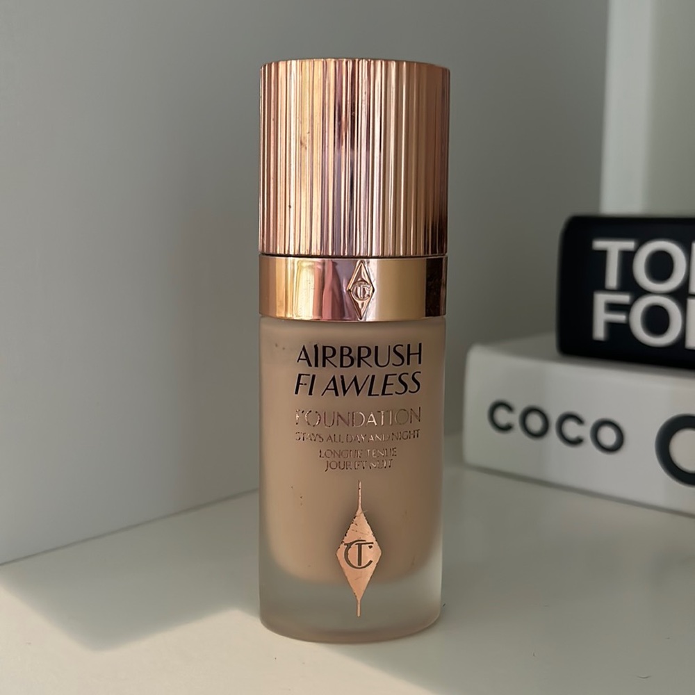 charlotte tilbury airbrush flawless foundation